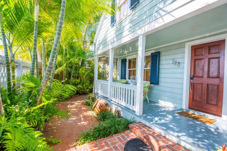 Lovely vacation home with pool | Next to Duval Street | Pet-friendly — photo 4