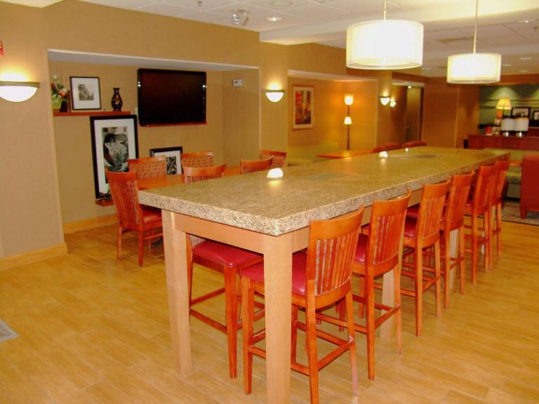 Hampton Inn Garden City — photo 5