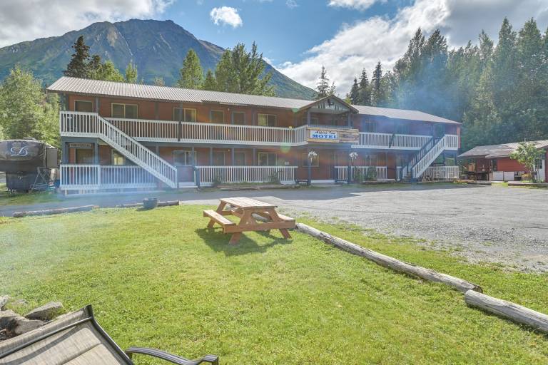 Near River & Trails! Serene Stay in Cooper Landing — photo 4