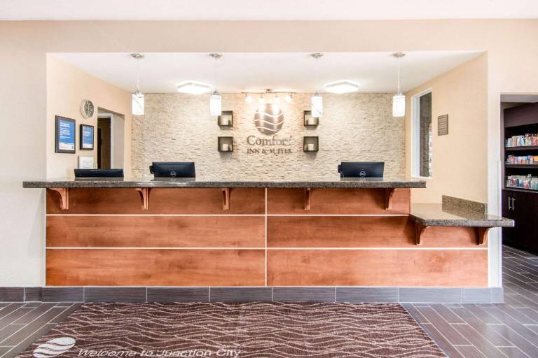Comfort Inn & Suites Junction City - near Fort Riley — photo 4