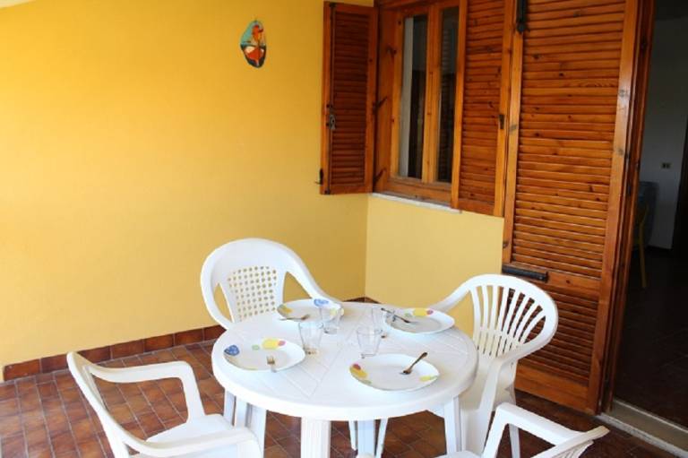 Holiday apartment with terrace — photo 4