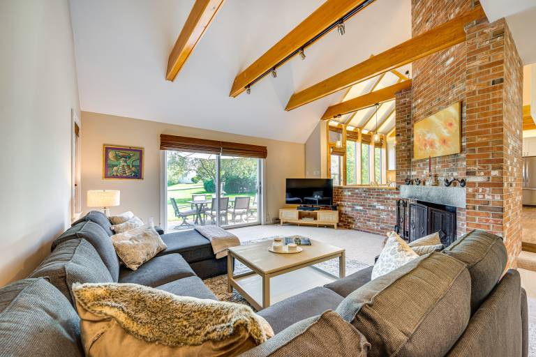 Lake & Beach Access: Family Townhome in Laconia — photo 3