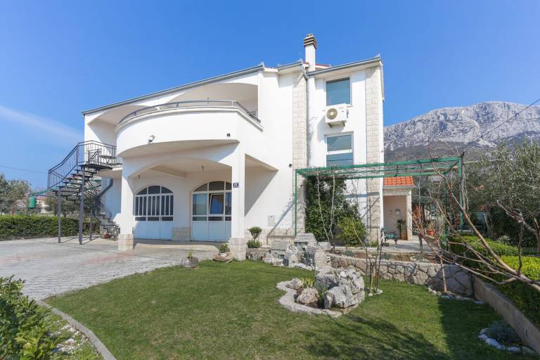 Apartman  Kaštel Gomilica