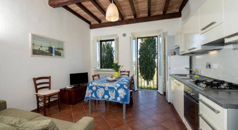 Big serviced apartment with barbecue, pool & terrace | Pets allowed — photo 2