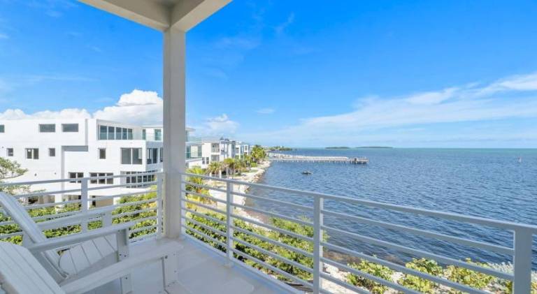 Key Largo Oceanfront Oasis with Pool and Hot Tub — photo 2