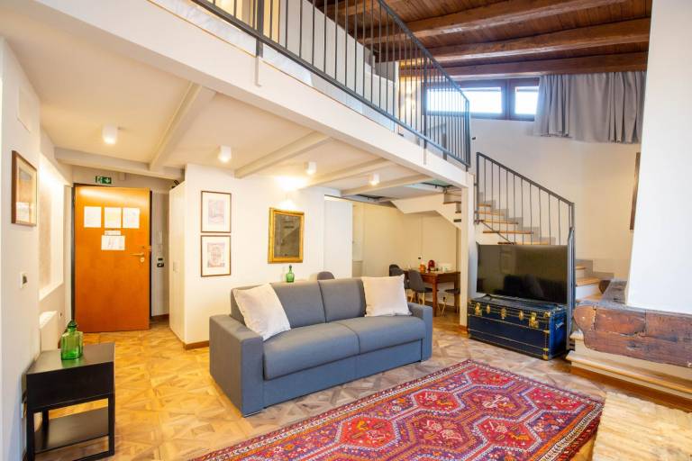 Fully equipped lovely hostel | Next to Two Towers | Pets are welcome — photo 2