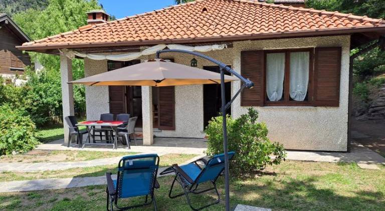 Vacation home with 2 rooms for 6 persons in Lezzeno