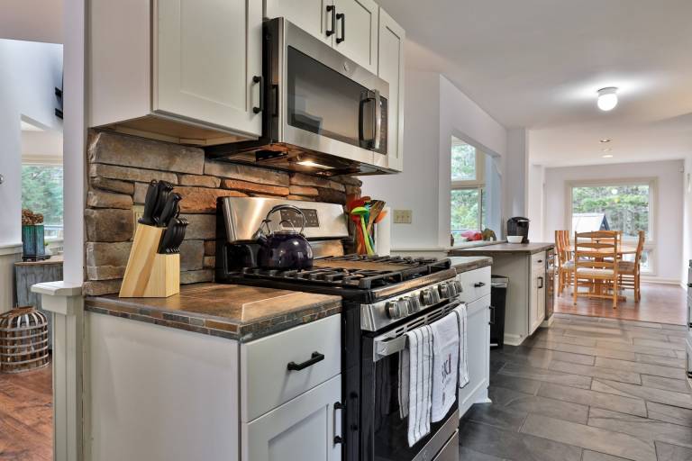 House with hot tub & grill | Mountain view — photo 5