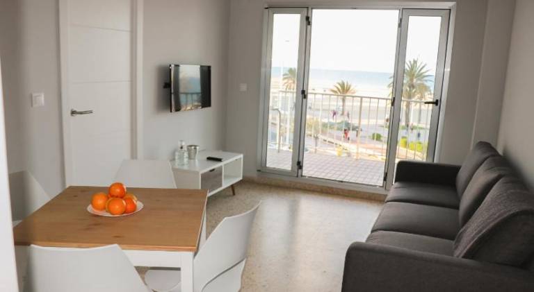 Apartment with private pool & terrace — photo 2