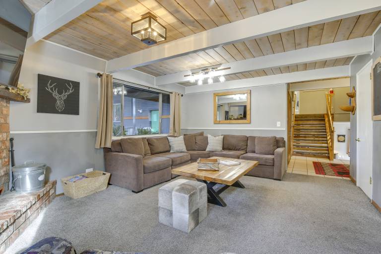 2 Mi to Lake & Skiing: Big Bear Family Cabin — photo 5