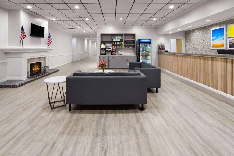 Days Inn by Wyndham Hinesville Near Fort Stewart — photo 3