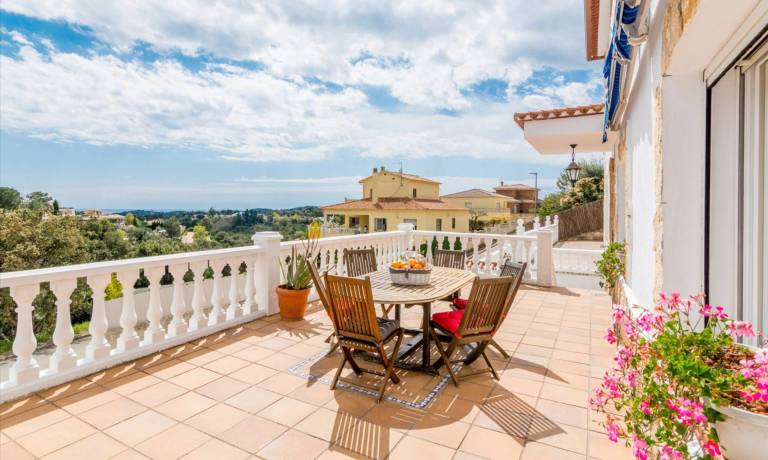 Holiday Home 'Villa Mansory' with Sea View, Wi-Fi and Air Conditioning — photo 2