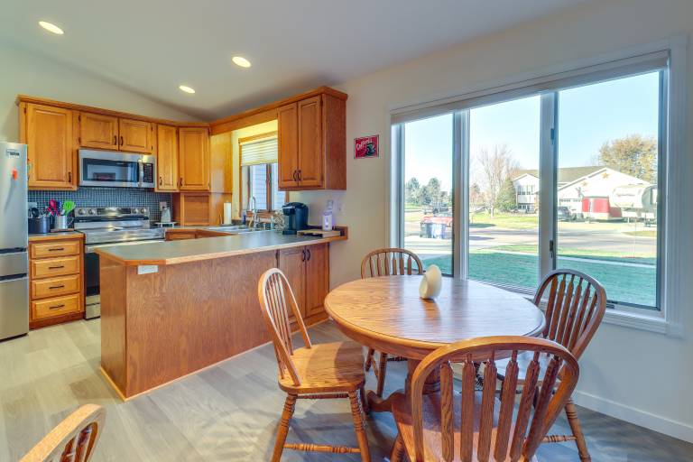 Work & Play: Pet-Friendly Fargo Home 6 Mi to Dtwn — photo 4