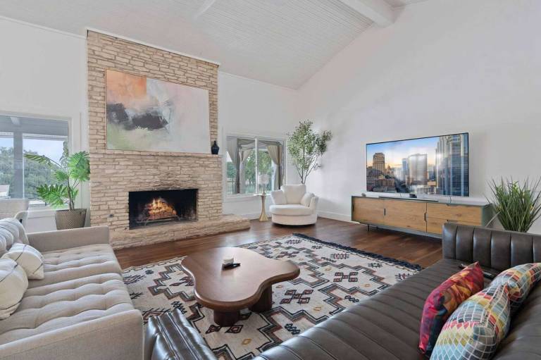 Upstay Luxury Golf Course Retreat w Pool & Patio