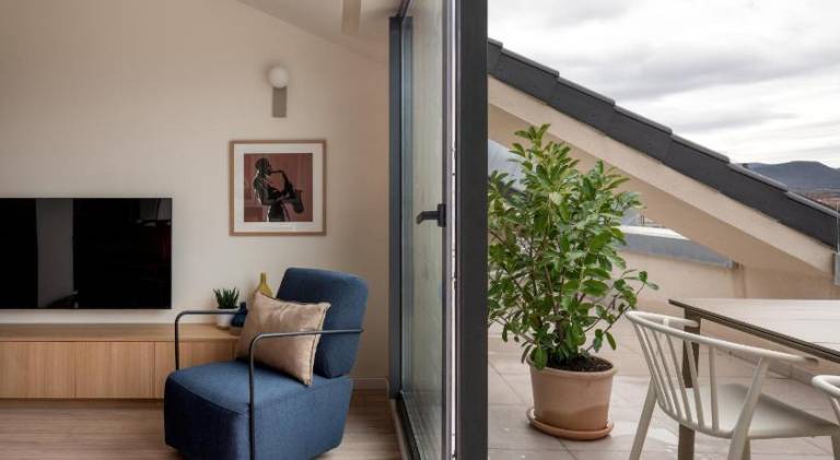 Serviced apartment with terrace — photo 2