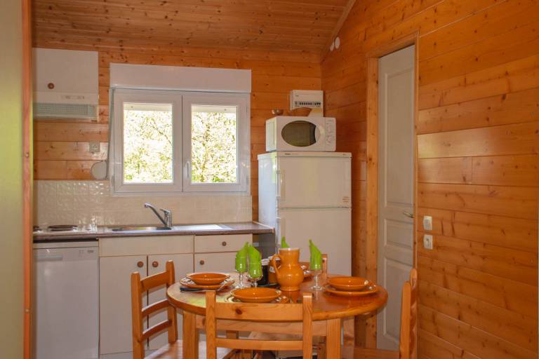 Chalet Abeille 4 personnes - Camping du Golf des Gorges du Tarn — photo 3