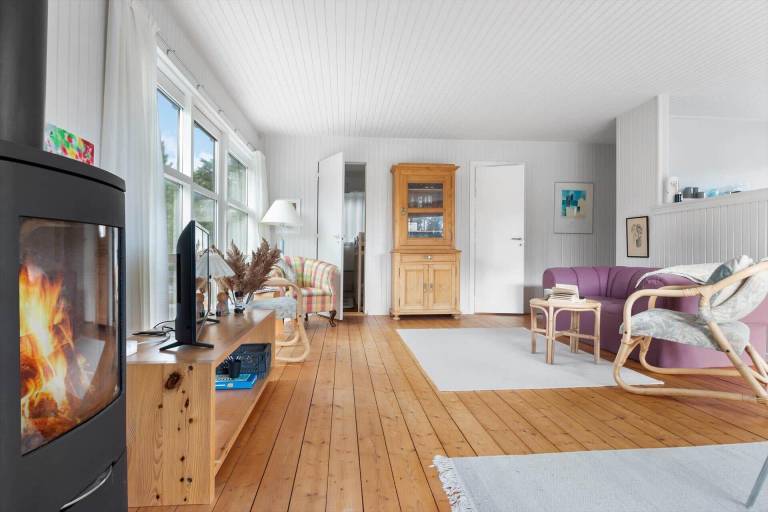 Wonderful vacation home with grill & patio | Close to the beach | Pet-friendly — photo 4