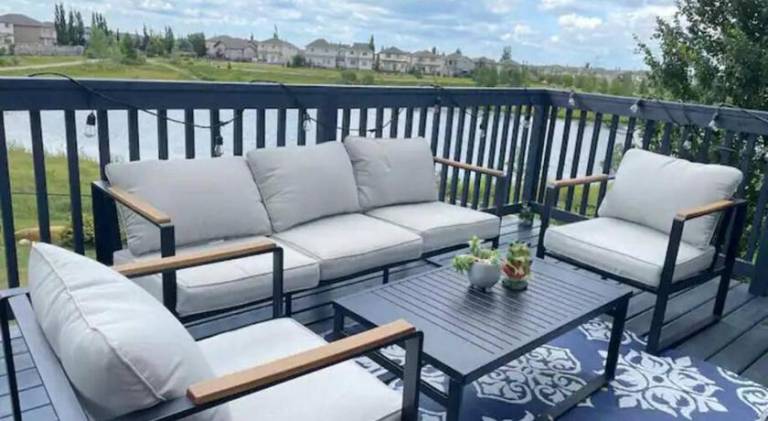 House with 3 rooms for 6 persons in Edmonton, AB
