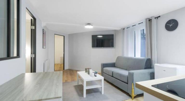 Holiday apartment | Near Moulin Rouge | Pet-friendly in Paris