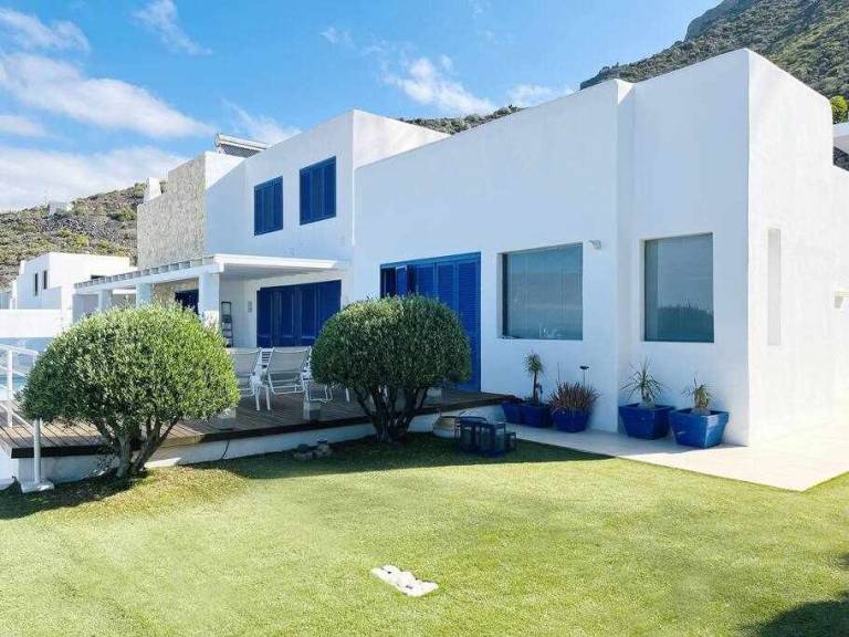 Fully equipped house with private pool & garden | Mountain view | Perfect for remote work | Pets are welcome — photo 5