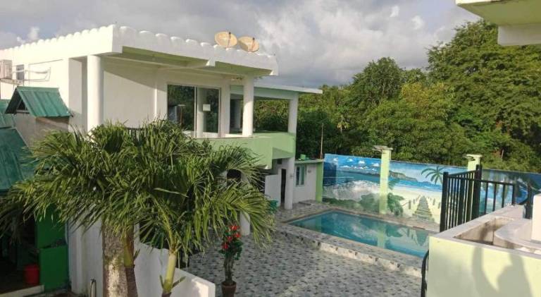 Couple room in Holidays Beach Resort — photo 4