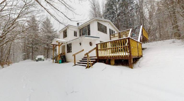 Wonderful vacation home with hot tub | Pets are welcome — photo 4