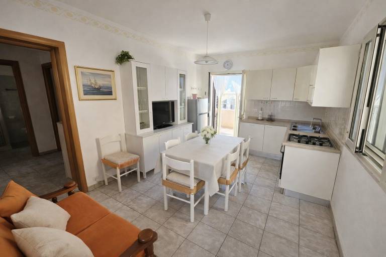 Rental apartment with patio & yard — photo 3