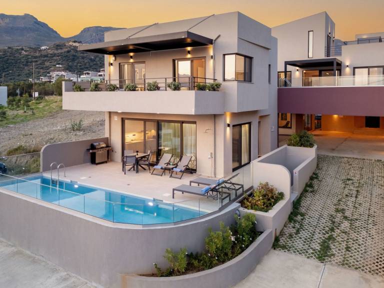 Fully equipped vacation home with BBQ, terrace & private pool | Mountain view | Close to the beach | Dogs allowed — photo 5