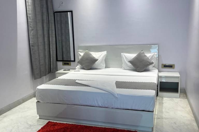 Hotel white House