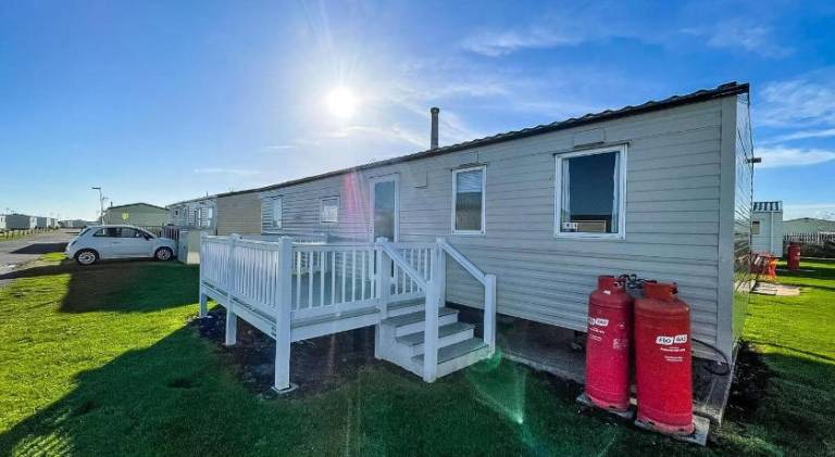 3 Bed, 8 Berth Caravan For Hire At St Osyth Park Near Clacton-On-Sea Ref 28039Cw in Clacton-on-Sea