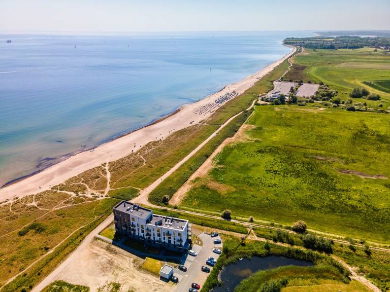 "BeachTerraceFour" Ferienwohnung am Strand mit Sonnenterrasse, Sauna & Meerblick — photo 2