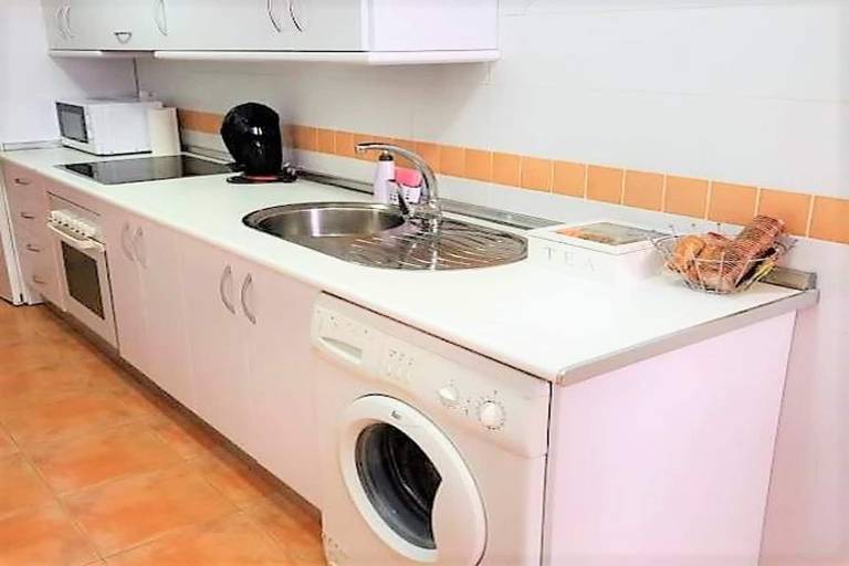 Fully equipped house with garden, terrace & pool | Sea view | Dogs allowed — photo 4