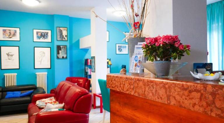 Serviced apartment with patio & garden — photo 4