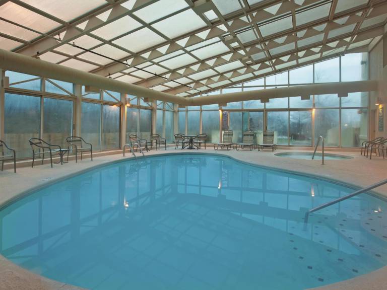 La Quinta Inn & Suites by Wyndham Cincinnati NE - Mason — photo 3