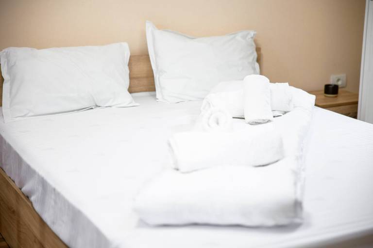 Apartment with jacuzzi | City view — photo 4