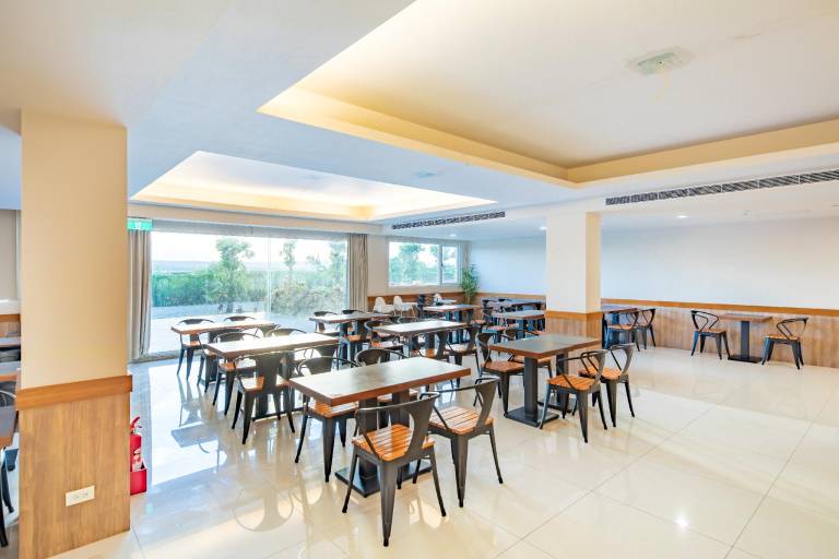 Lovestar Lakeside Hotel-Starlight Building — photo 5