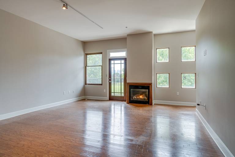 Historic Edgefield 2bd 2ba Loft