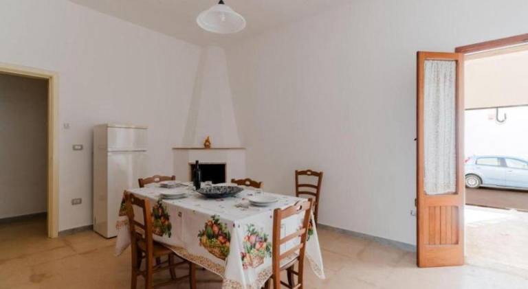 House with 3 rooms for 7 persons in Porto Cesareo