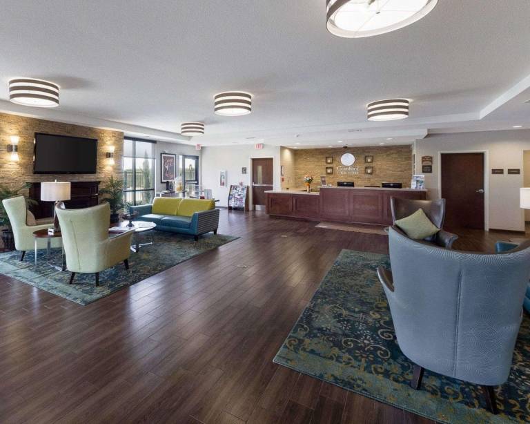 Comfort Inn & Suites Victoria North — photo 4