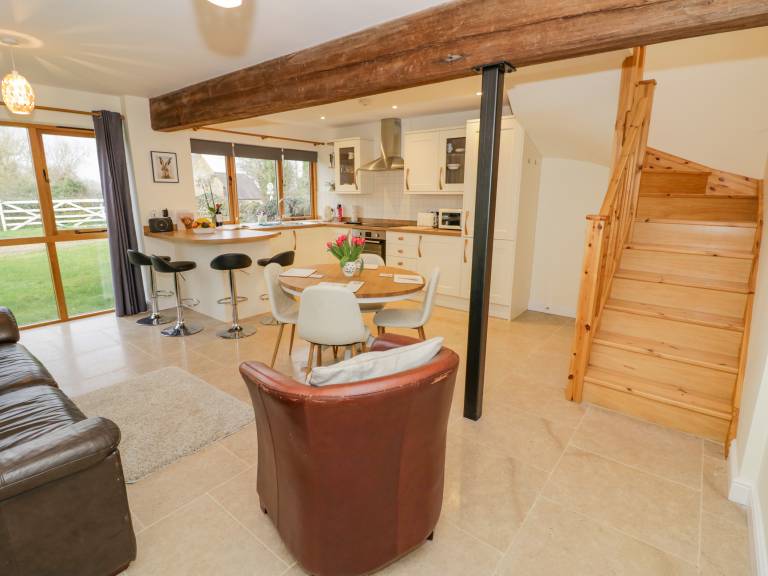 Child-friendly cottage with yard | Pet-friendly — photo 3
