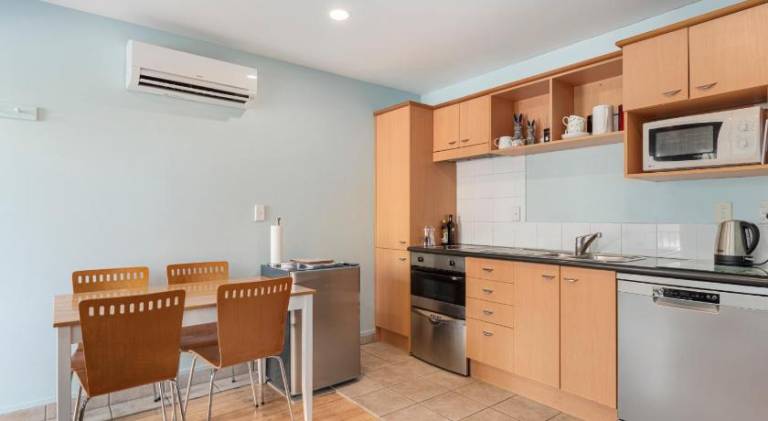 Lovely vacation home with pool | Close to the beach | Pet-friendly — photo 3