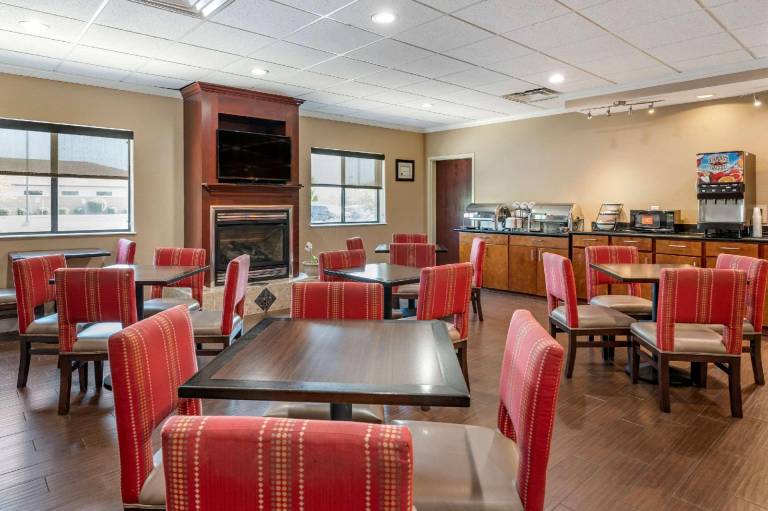 Comfort Inn & Suites Lawrenceburg — photo 3