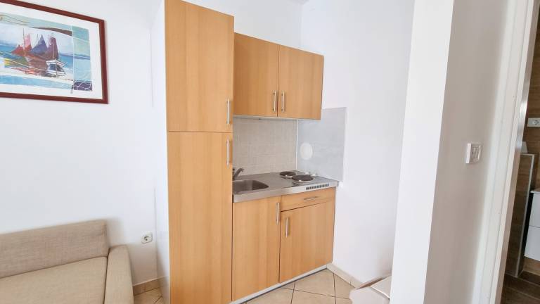 Apartment with patio & barbeque — photo 2