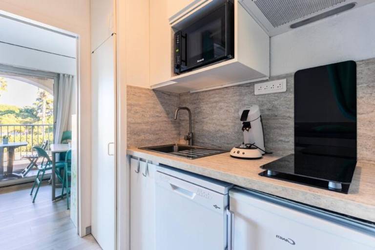 Apartment with 1 room for 4 persons — photo 3