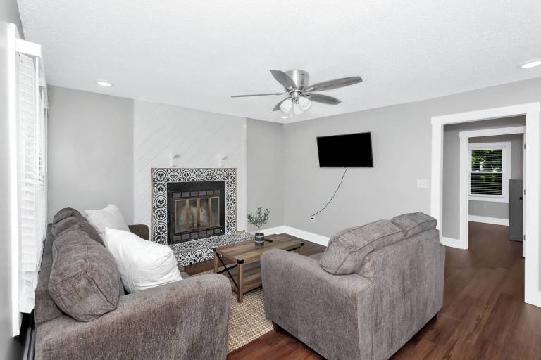 House  Alderbrook