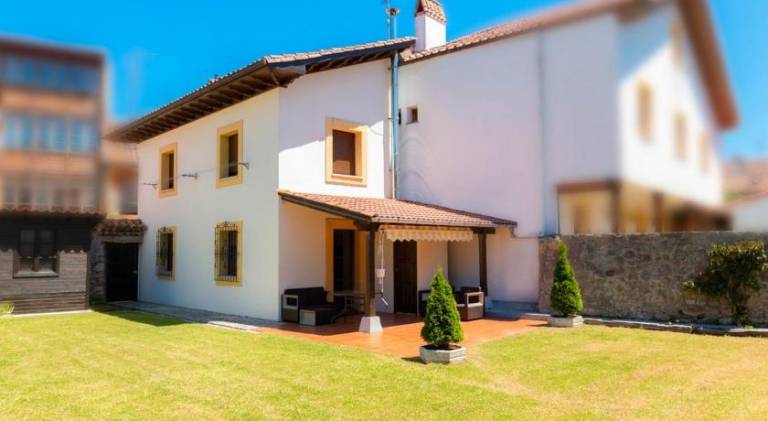 Vacation home with 4 rooms for 8 persons in Llanes