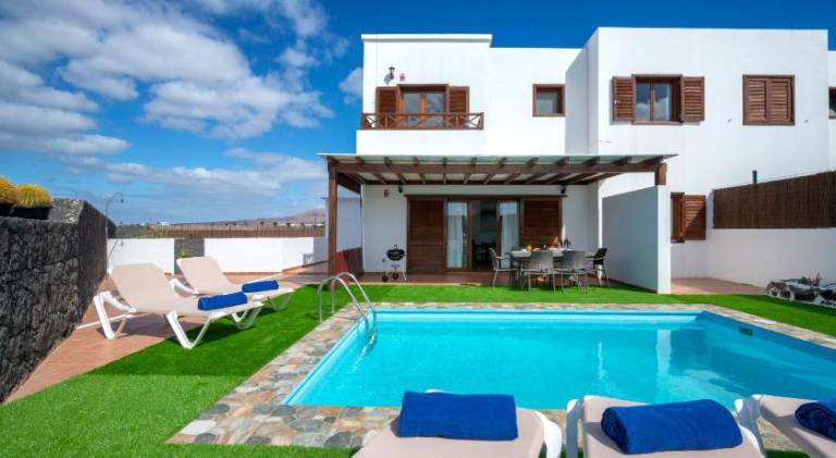 Villa with private pool, garden & patio in Yaiza