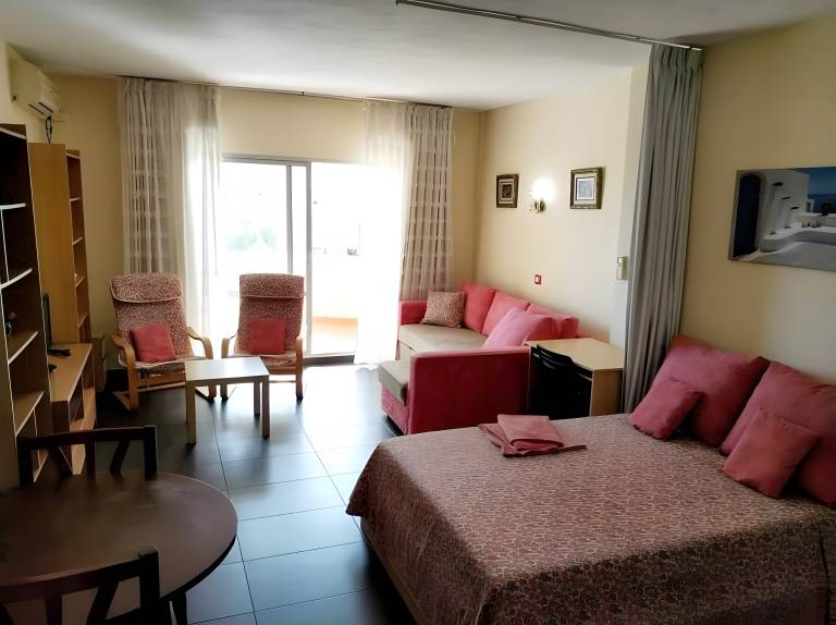 Holiday Home 'Jc Apartment Benalmádena' with Shared Pool, Wi-Fi and Air Conditioning — photo 3