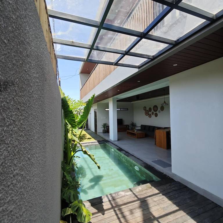 Villa with yard, patio & private pool — photo 5