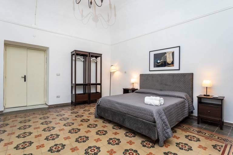 Fully equipped beautiful apartment with patio & fast internet | Next to Monastery of San Nicolò l'Arena | City view | Good for workation | Pets allowed — photo 4